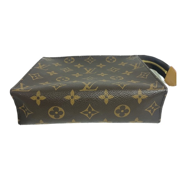 LOUIS VUITTON Monogram Poche Toilette NM - Picture 2 of 6